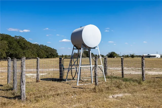 $899,900 | 2324 County Road 353, Gause, TX 77857