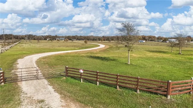 $899,900 | 2324 County Road 353, Gause, TX 77857