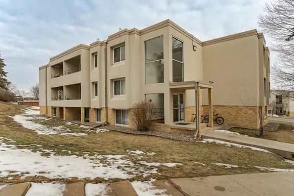 $90,000 | 354 Elton Hills Drive Northwest, Unit 37, Rochester, MN 55901