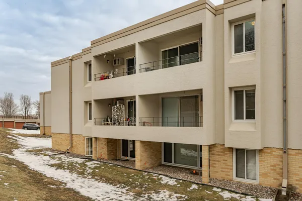 $90,000 | 354 Elton Hills Drive Northwest, Unit 37, Rochester, MN 55901