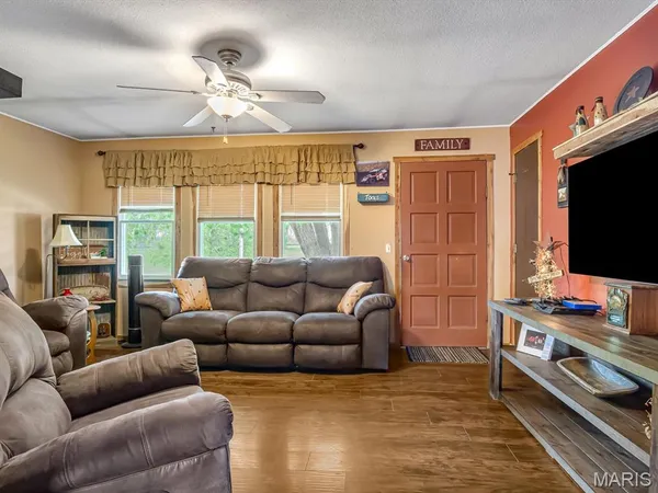$175,000 | 403 Florence Drive, Ellis Grove, IL 62241