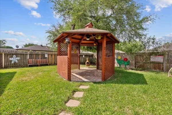 $252,500 | 3930 Sandlewood Drive, Pasadena, TX 77504