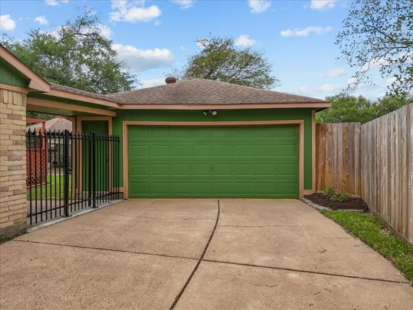 $252,500 | 3930 Sandlewood Drive, Pasadena, TX 77504