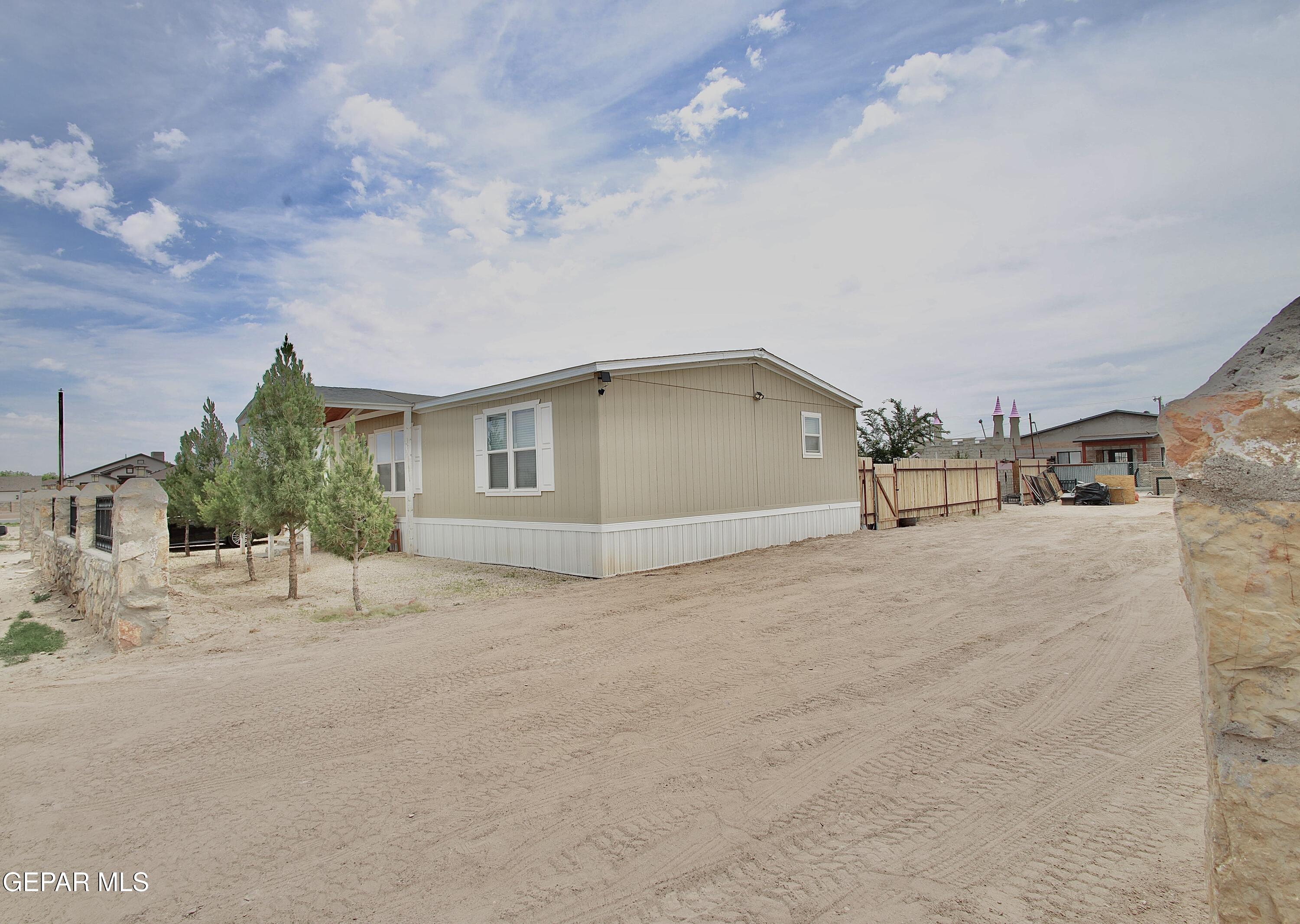 380 Burbridge Road Clint, TX 79836 - Photo 7 of 57 493AD16A-BC8E-4DEB-AEE3-0D91B9726916