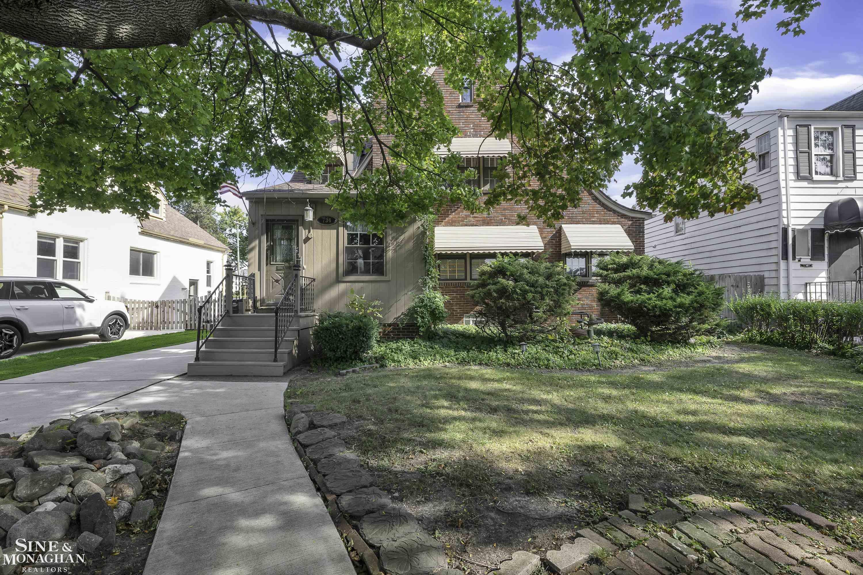 734 Neff Road Grosse Pointe, MI 48230 - Photo 1 of 39 50158895-84e413ba-8610-435e-b4f4-abd8f96dacb2.JPG