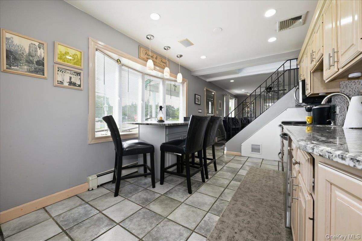 119 Periwinkle Road Levittown, NY 11756 - Photo 9 of 31 Gallery Image 9