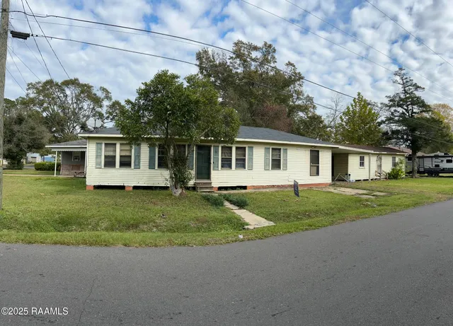 $40,000 | 627 West Jefferson Street, Ville Platte, LA 70586