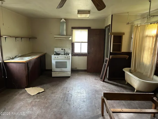 $40,000 | 627 West Jefferson Street, Ville Platte, LA 70586