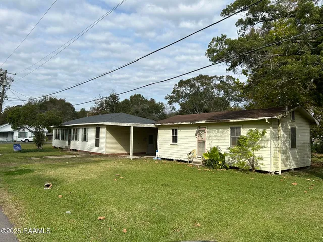 $40,000 | 627 West Jefferson Street, Ville Platte, LA 70586
