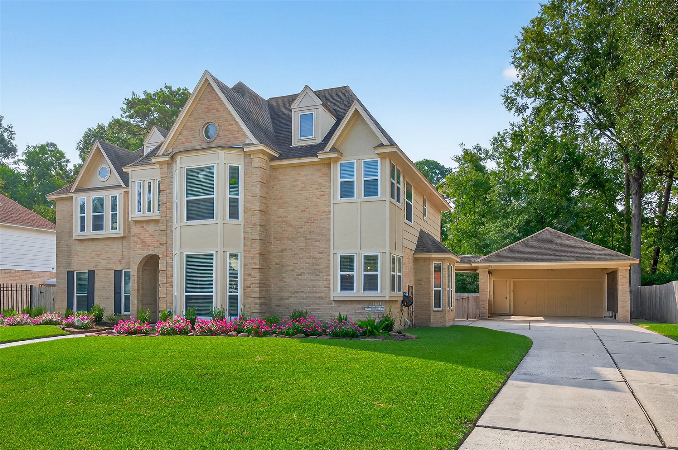 1519 Lofty Maple Trail Houston, TX 77345 - Photo 3 of 49 Detached garage for more driveway space!