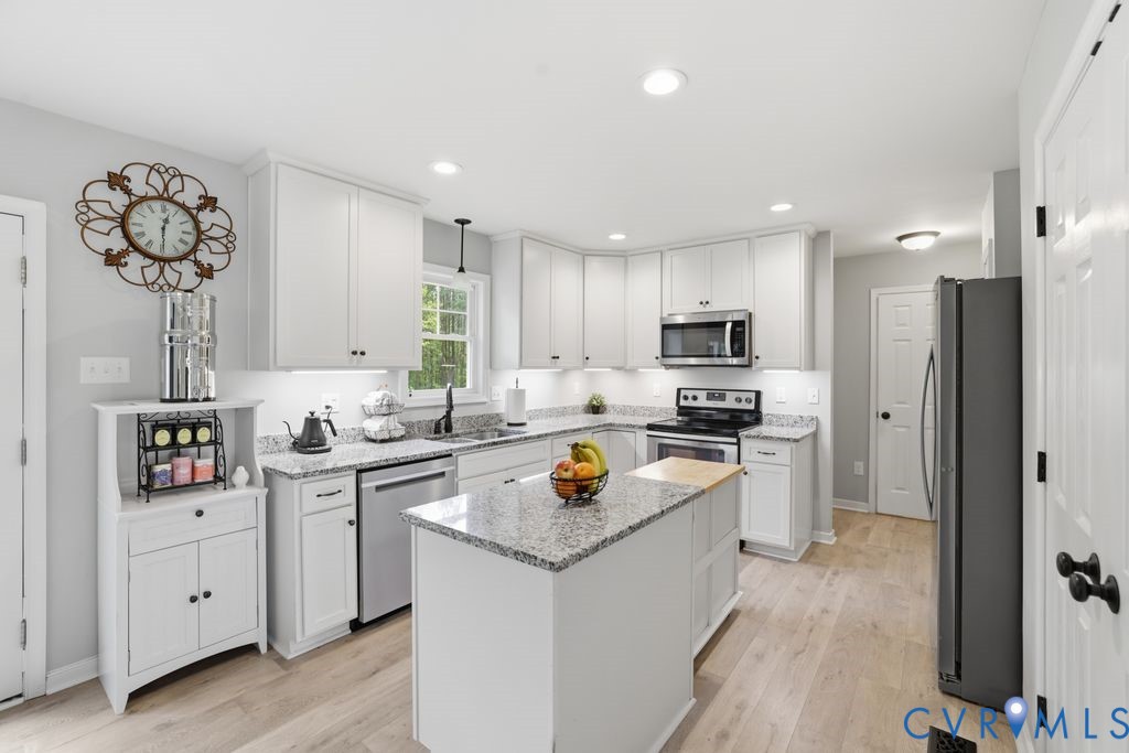 6185 Walnut Tree Drive Powhatan, VA 23139 - Photo 8 of 48