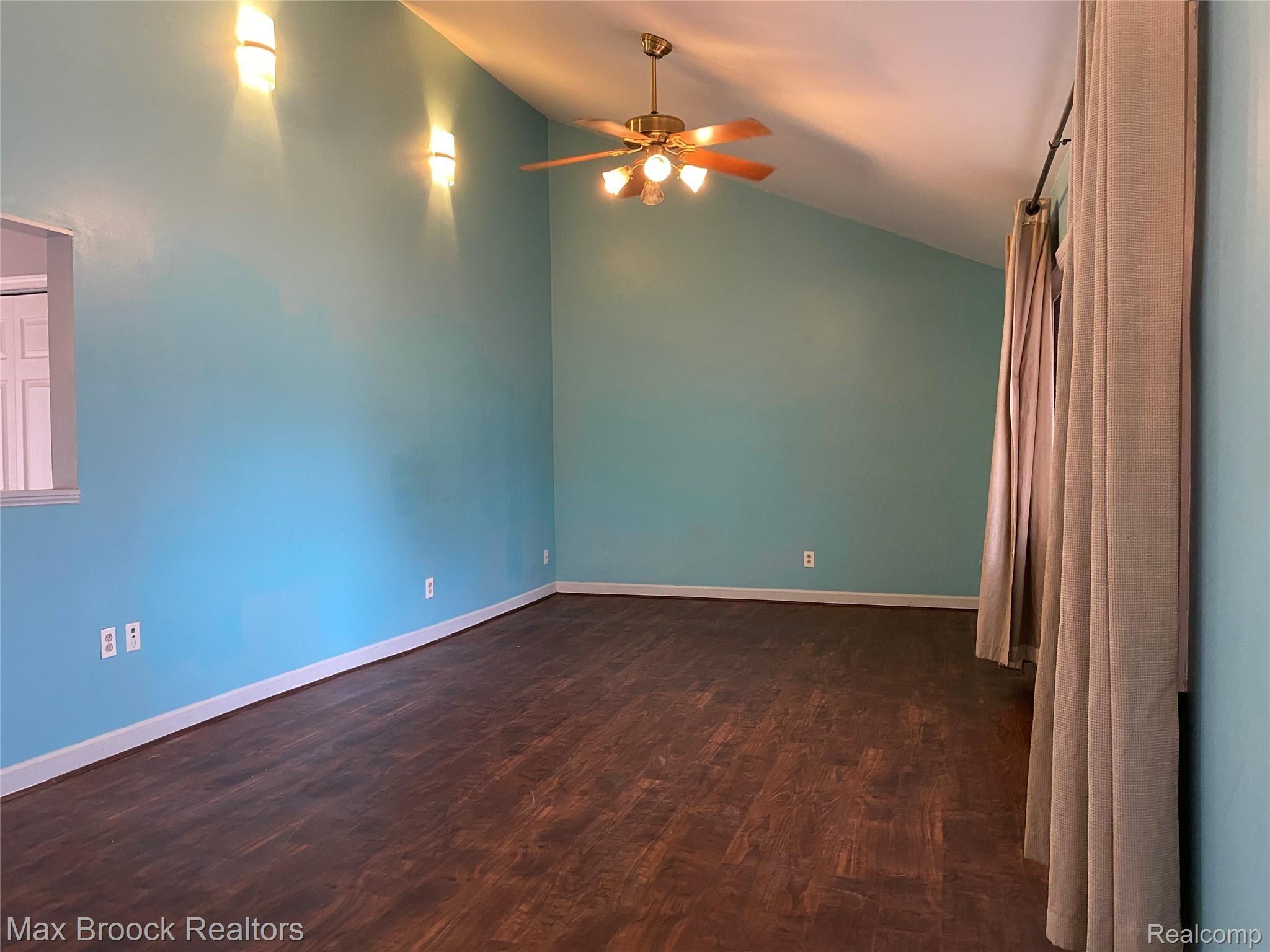 2495 Frankson Avenue Rochester, MI 48307 - Photo 3 of 22 living room lights.jpg