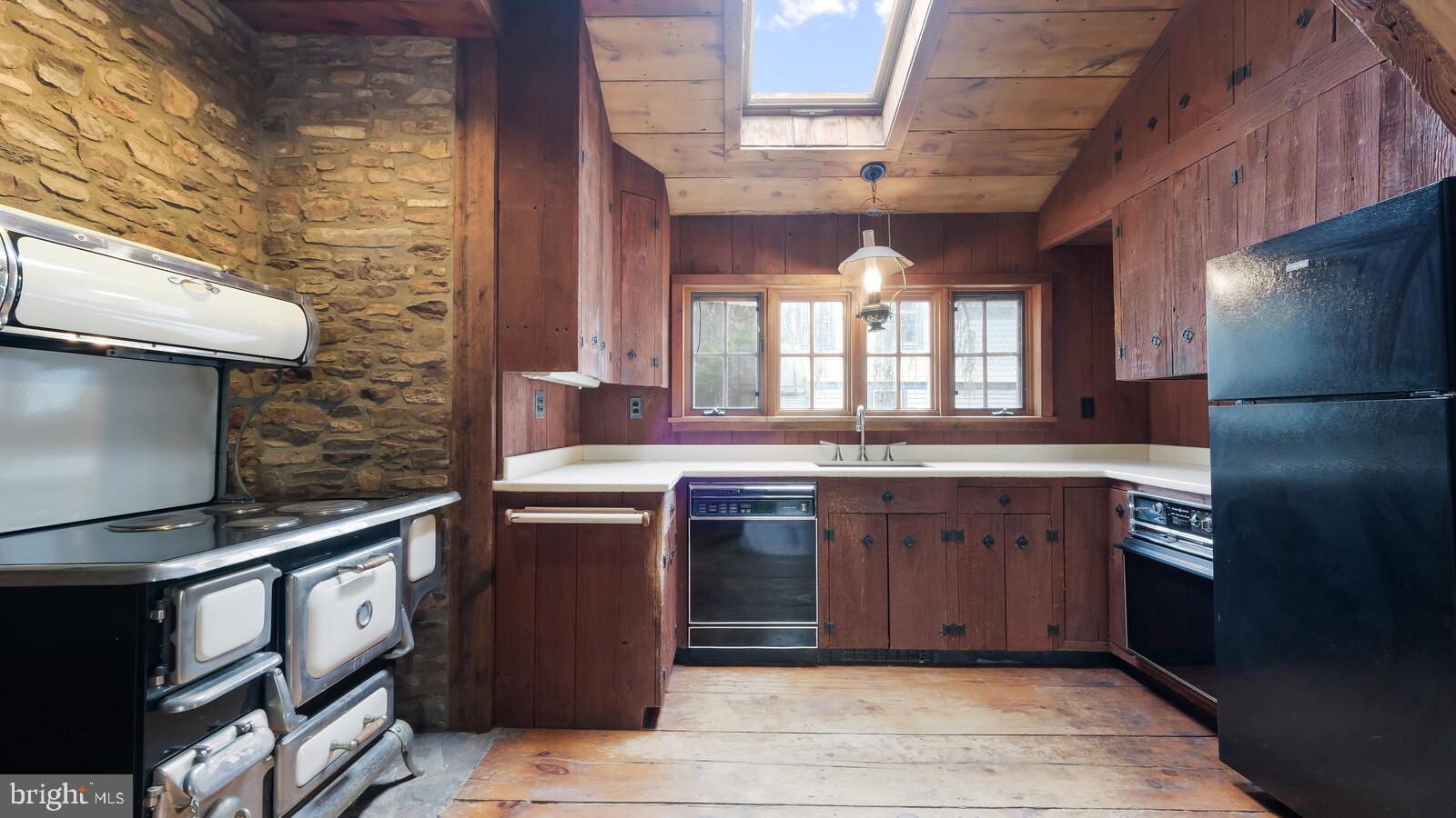 805 Township Line Road Newtown, PA 18940 - Photo 19 of 40 Kitchen with Cathedral Ceiling