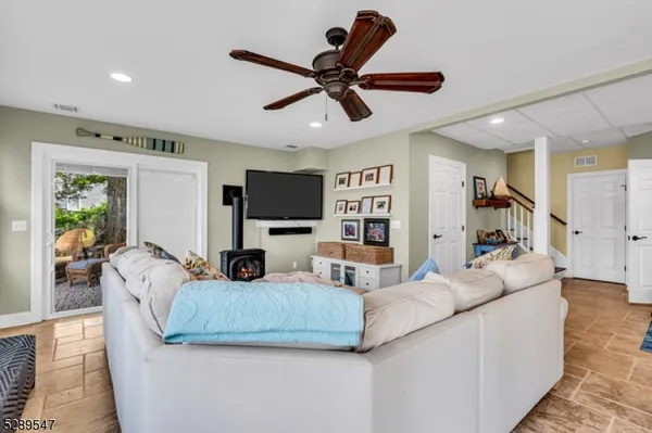 $975,000 | 423 Lakeside Boulevard, Hopatcong, NJ 07843