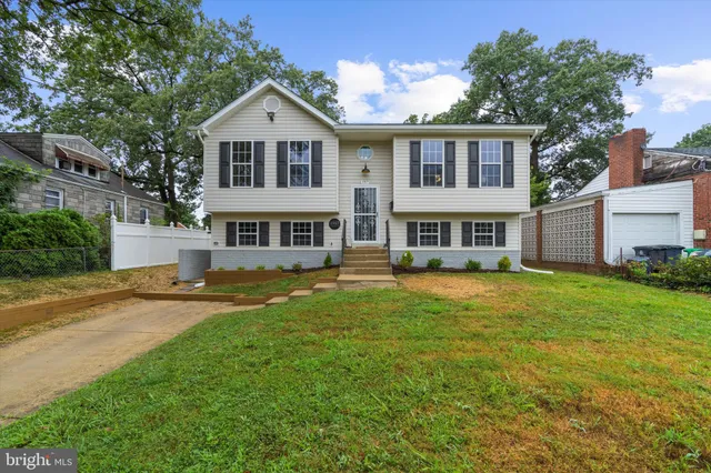 $424,900 | 1917 Campbell Drive, Suitland, MD 20746