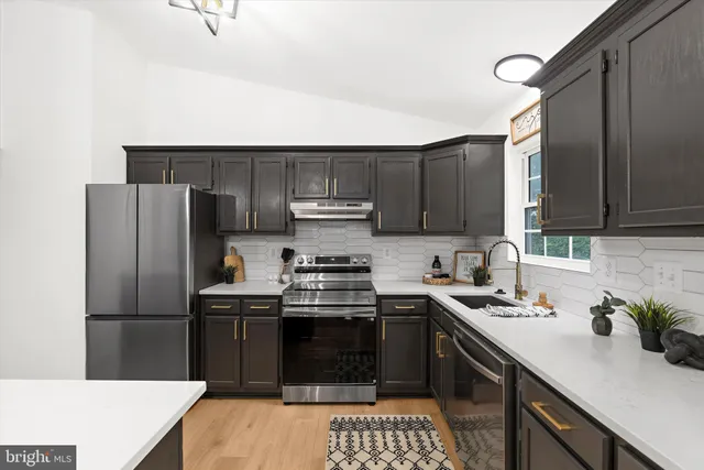 $424,900 | 1917 Campbell Drive, Suitland, MD 20746