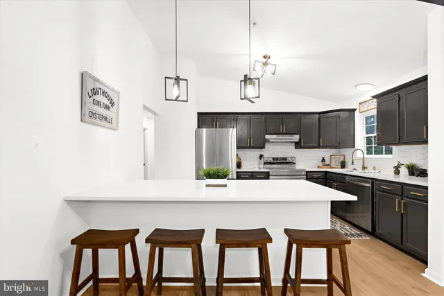 $424,900 | 1917 Campbell Drive, Suitland, MD 20746