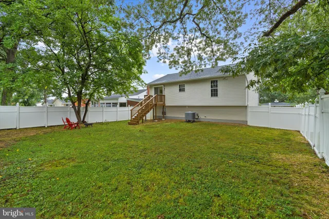 $424,900 | 1917 Campbell Drive, Suitland, MD 20746