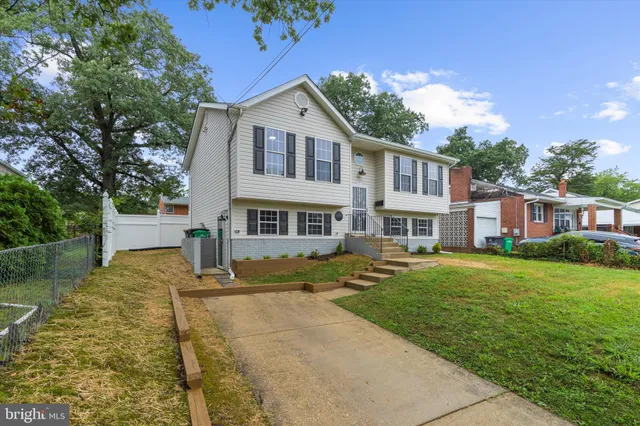 $424,900 | 1917 Campbell Drive, Suitland, MD 20746