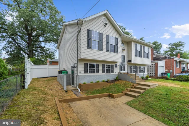 $424,900 | 1917 Campbell Drive, Suitland, MD 20746