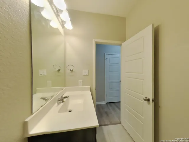 $1,589 | 13307 Badlands Bend, St. Hedwig, TX 78152