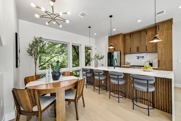 $900,000 | 100 West Odell Street, Unit 1, Austin, TX 78752