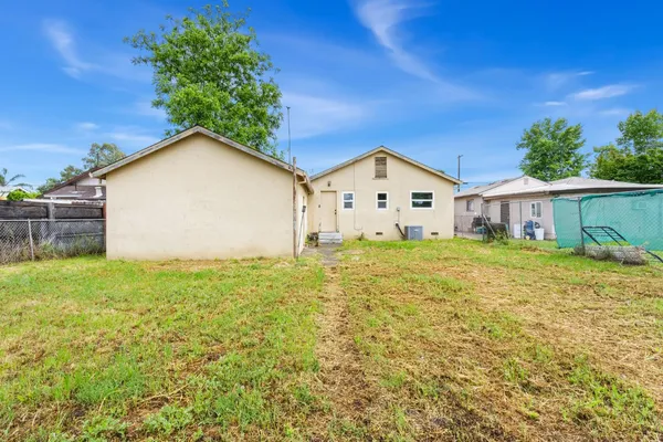 $360,000 | 5410 Mendocino Boulevard, Sacramento, CA 95820