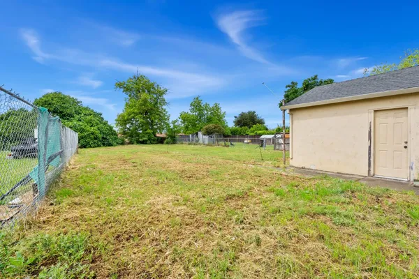 $360,000 | 5410 Mendocino Boulevard, Sacramento, CA 95820