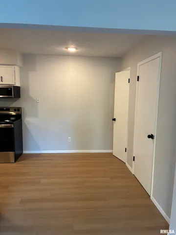 $1,100 | 310 30th Ave Court, Unit 5, Moline, IL 61265