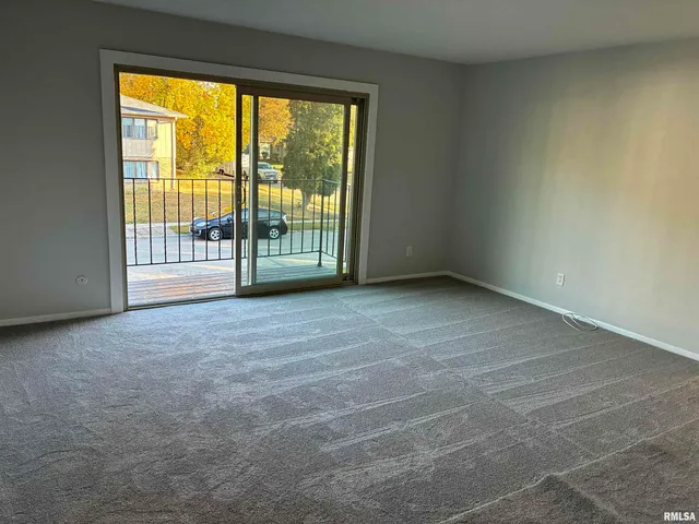 $1,100 | 310 30th Ave Court, Unit 5, Moline, IL 61265