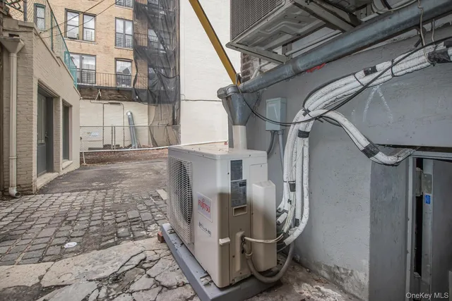 a view of utility room