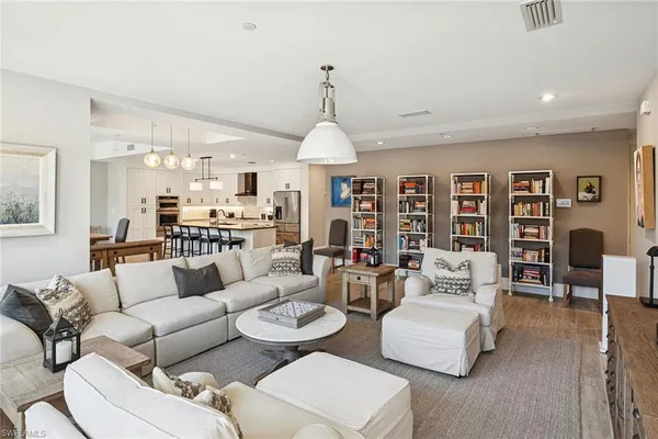 $3,000,000 | 1135 3rd Avenue South, Unit 119, Naples, FL 34102