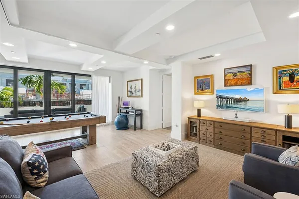 $3,000,000 | 1135 3rd Avenue South, Unit 119, Naples, FL 34102