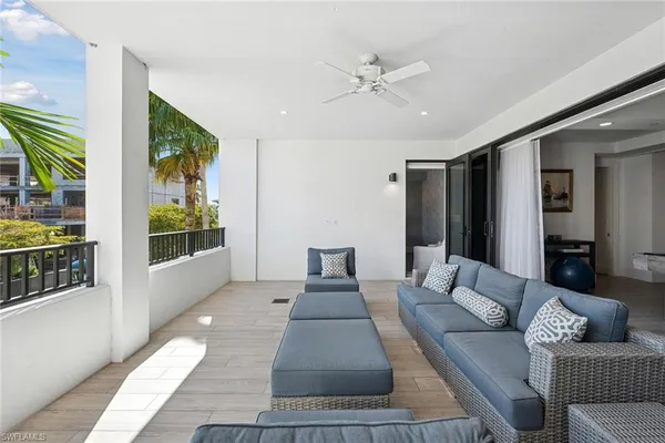 $3,000,000 | 1135 3rd Avenue South, Unit 119, Naples, FL 34102