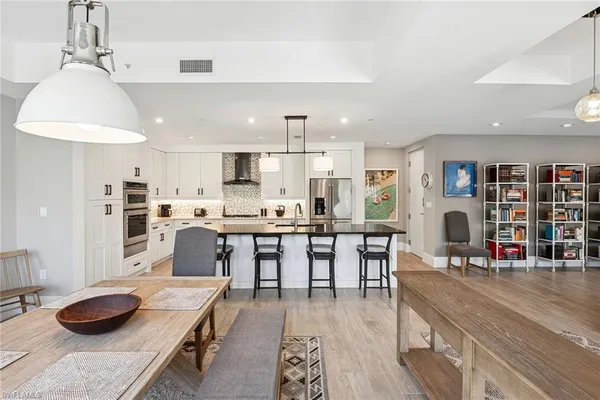$3,000,000 | 1135 3rd Avenue South, Unit 119, Naples, FL 34102