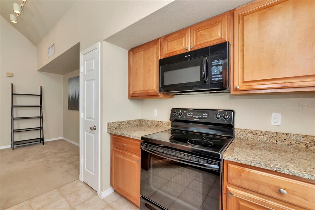 5560 Rosehill Road, Unit 201 Sarasota, FL 34233 - Photo 12 of 61