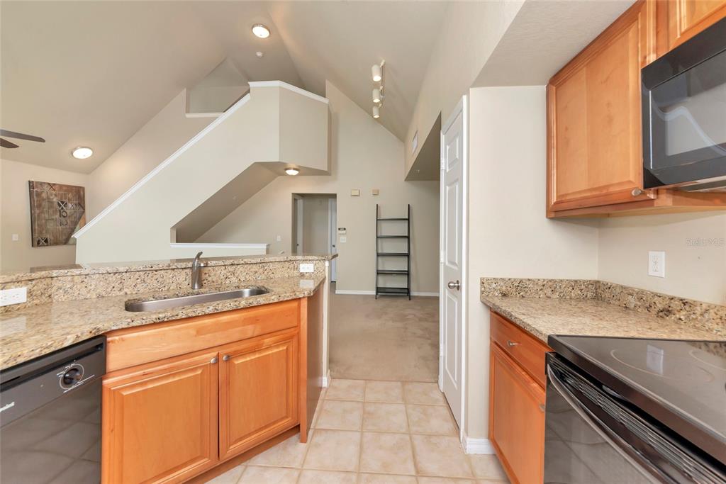 5560 Rosehill Road, Unit 201 Sarasota, FL 34233 - Photo 13 of 61