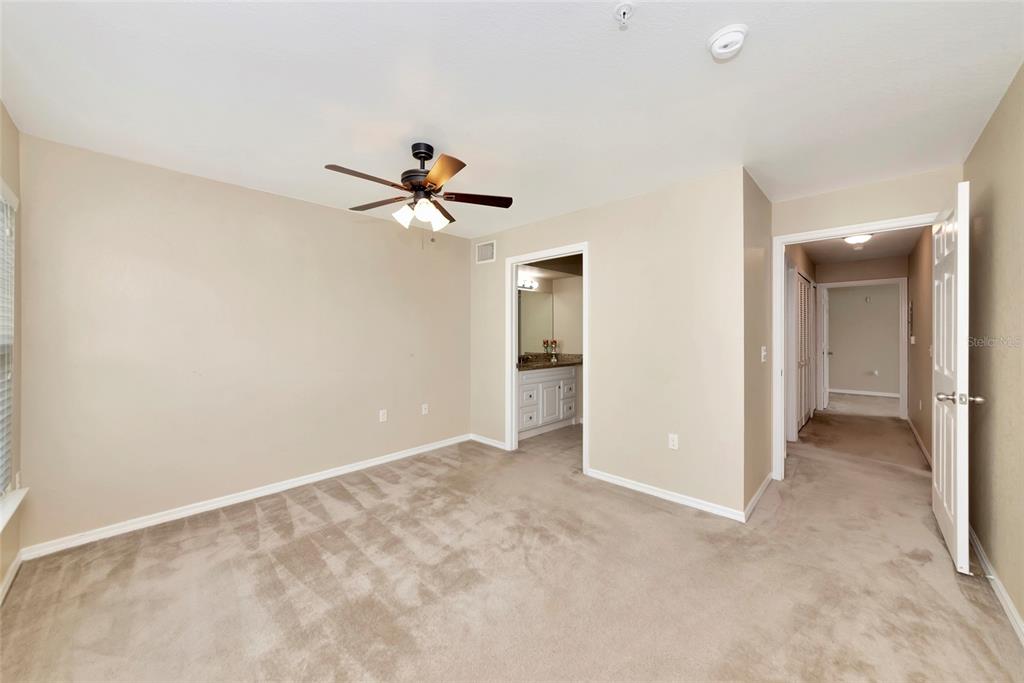 5560 Rosehill Road, Unit 201 Sarasota, FL 34233 - Photo 22 of 61