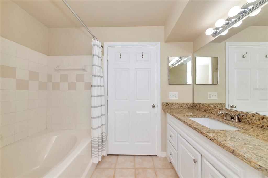 5560 Rosehill Road, Unit 201 Sarasota, FL 34233 - Photo 24 of 61