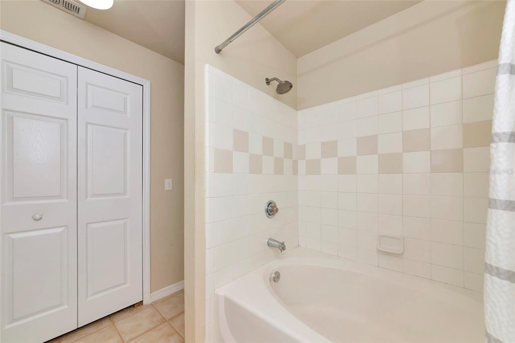 5560 Rosehill Road, Unit 201 Sarasota, FL 34233 - Photo 26 of 61