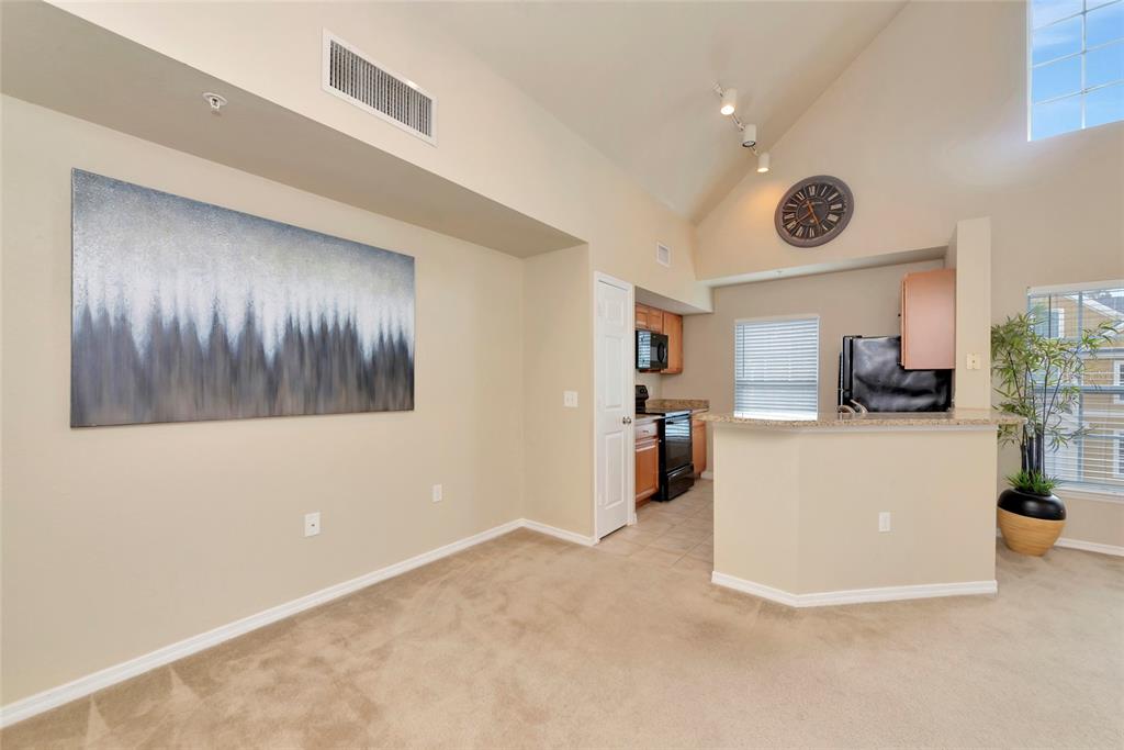 5560 Rosehill Road, Unit 201 Sarasota, FL 34233 - Photo 6 of 61