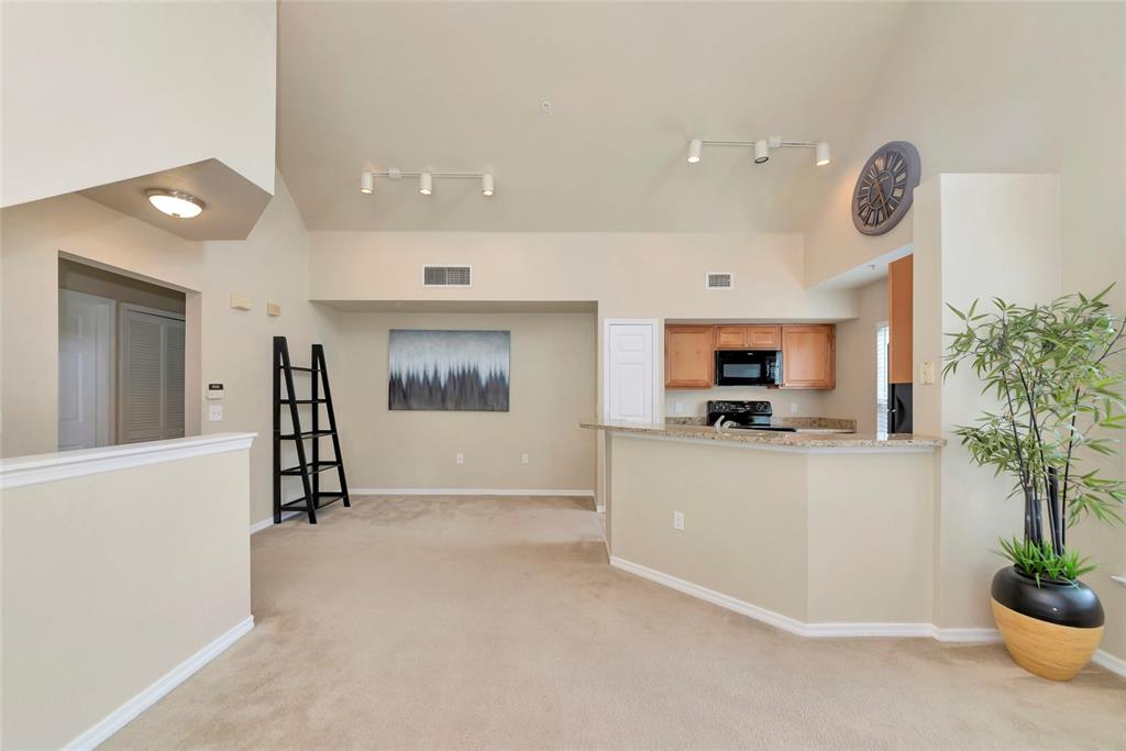 5560 Rosehill Road, Unit 201 Sarasota, FL 34233 - Photo 8 of 61