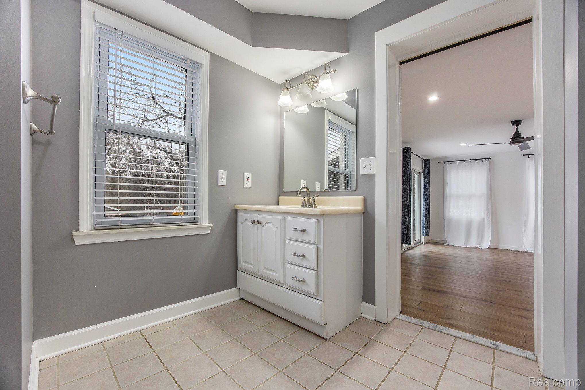 3720 Gregory Road Lake Orion, MI 48359 - Photo 24 of 49 Gallery Image 24