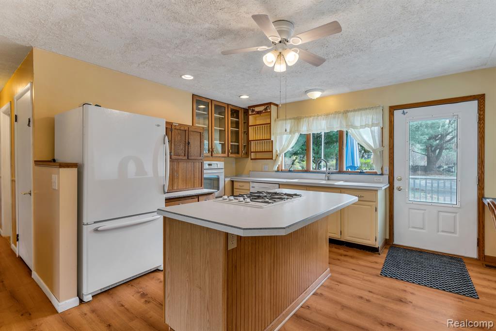9540 Cherrywood Road Clarkston, MI 48348 - Photo 7 of 46