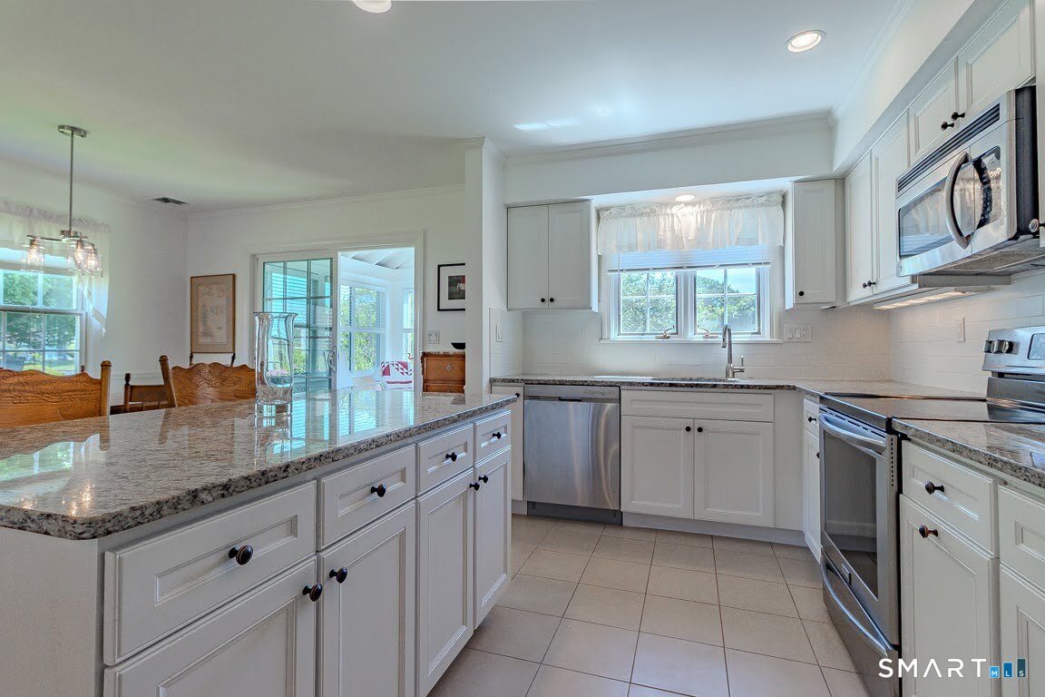 5 Thelbridge Street, Unit 5 Madison, CT 06443 - Photo 7 of 37
