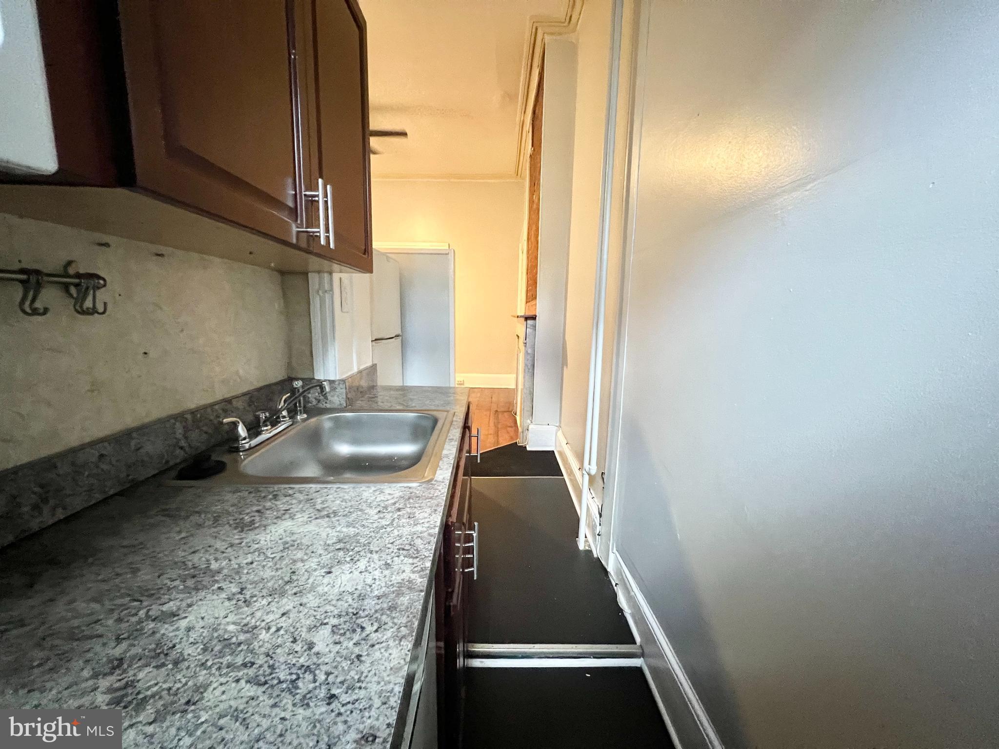 735 Spruce Street, Unit 2F Philadelphia, PA 19106 - Photo 4 of 11