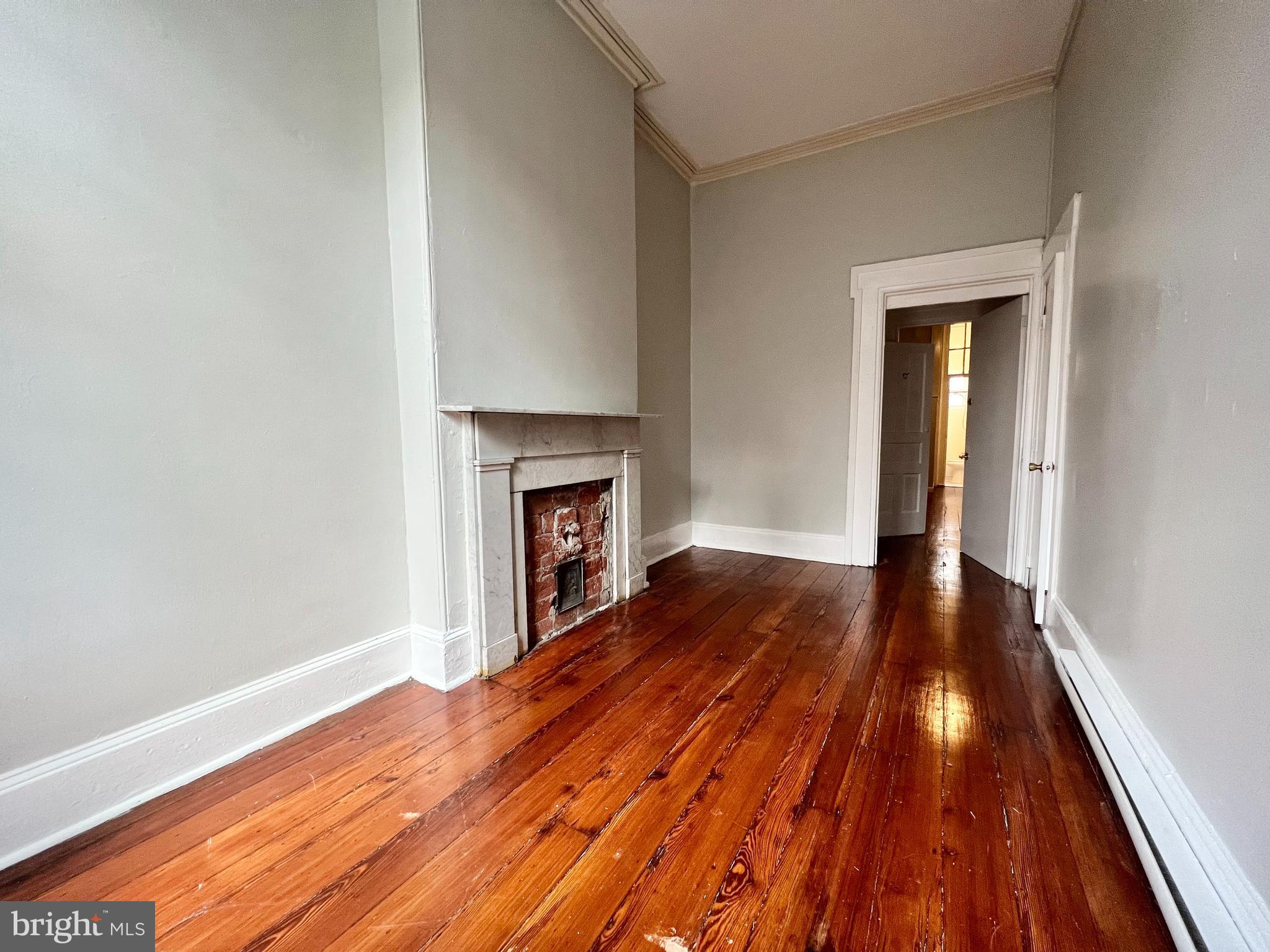 735 Spruce Street, Unit 2F Philadelphia, PA 19106 - Photo 8 of 11