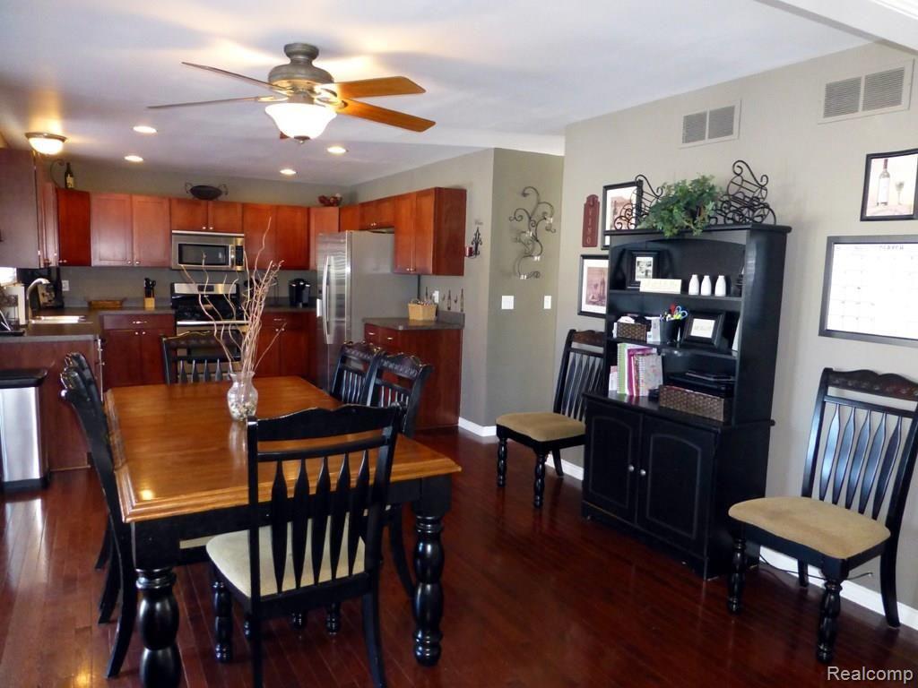 35837 Harvard Road New Baltimore, MI 48047 - Photo 3 of 50 P1020501RC.jpg