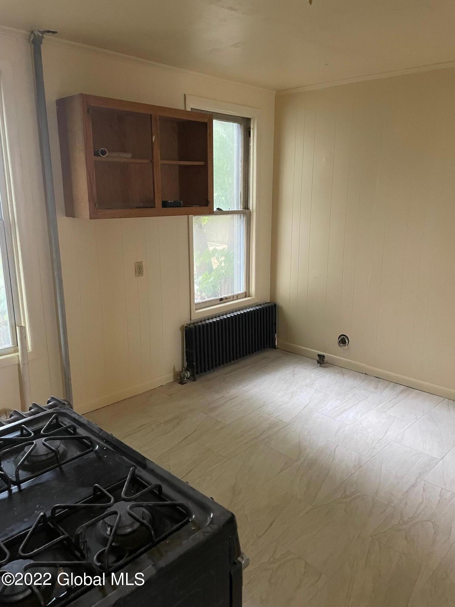 515 Summit Avenue Schenectady, NY 12307 - Photo 3 of 9 IMG_2273