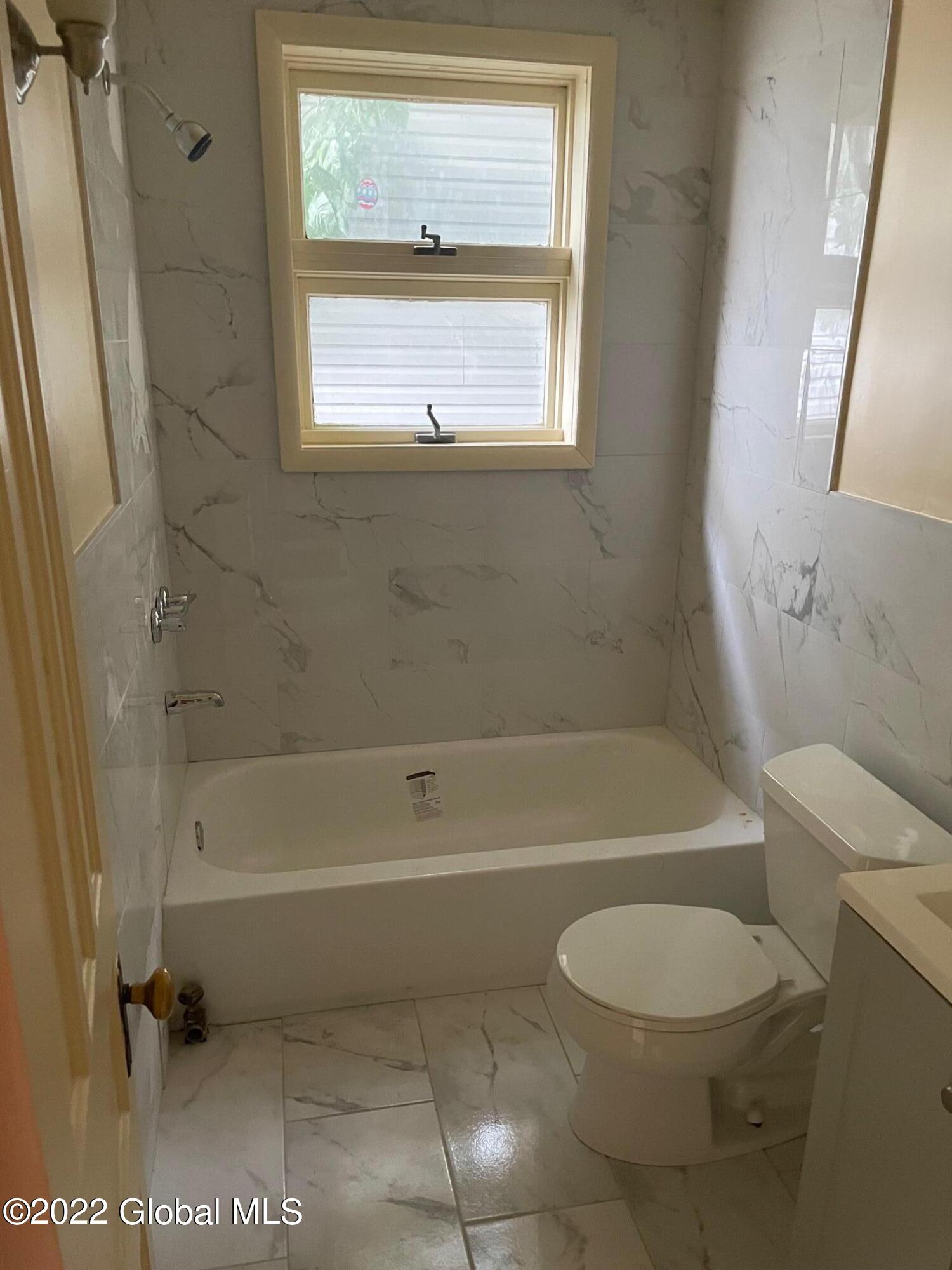 515 Summit Avenue Schenectady, NY 12307 - Photo 7 of 9 IMG_2270